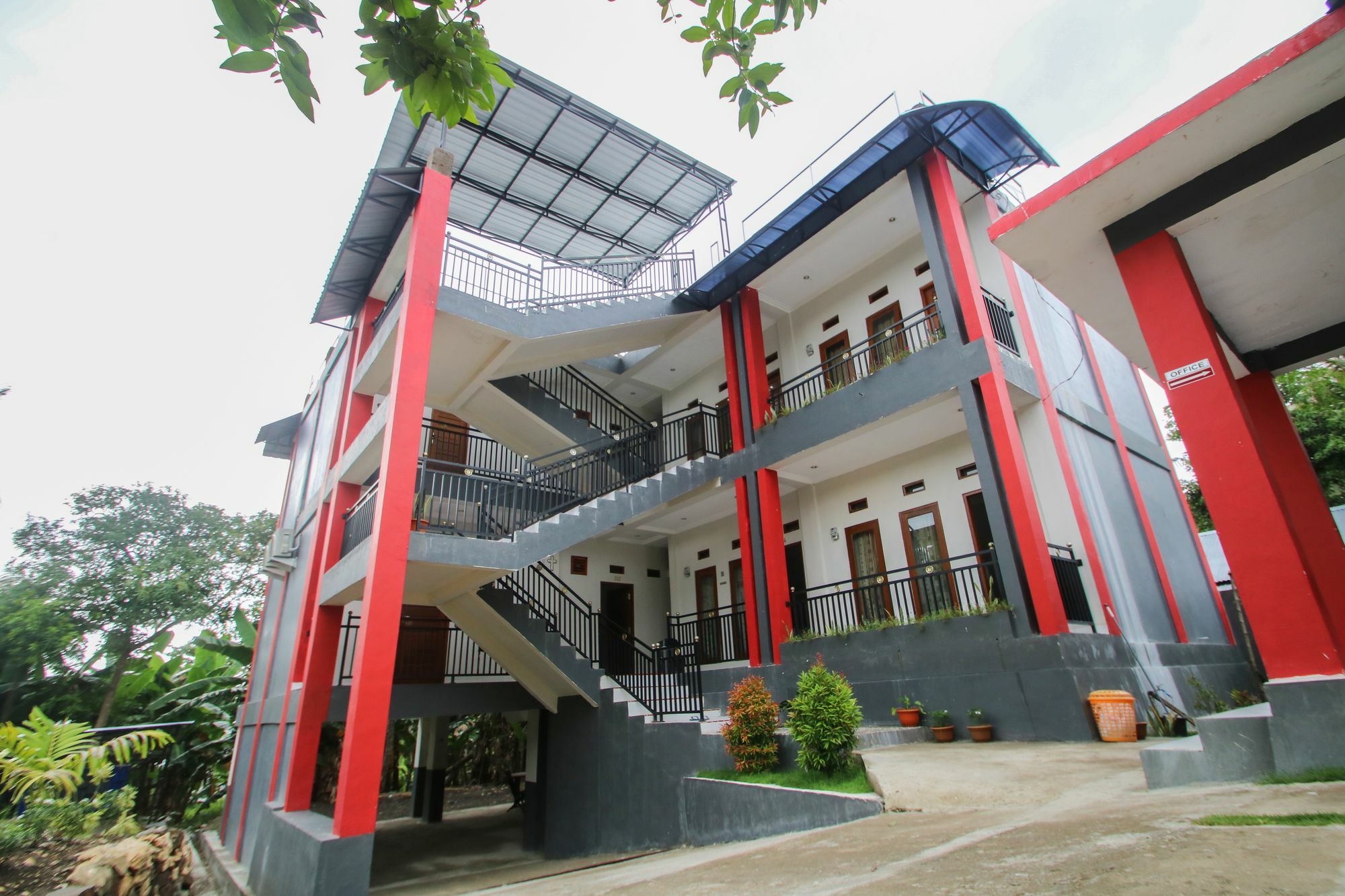 Pavilla Labuan Bajo Buitenkant foto